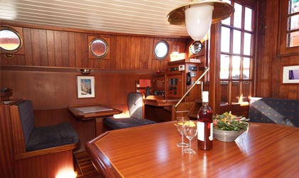 Lemsteraak  Vrouwe Franciska Salon